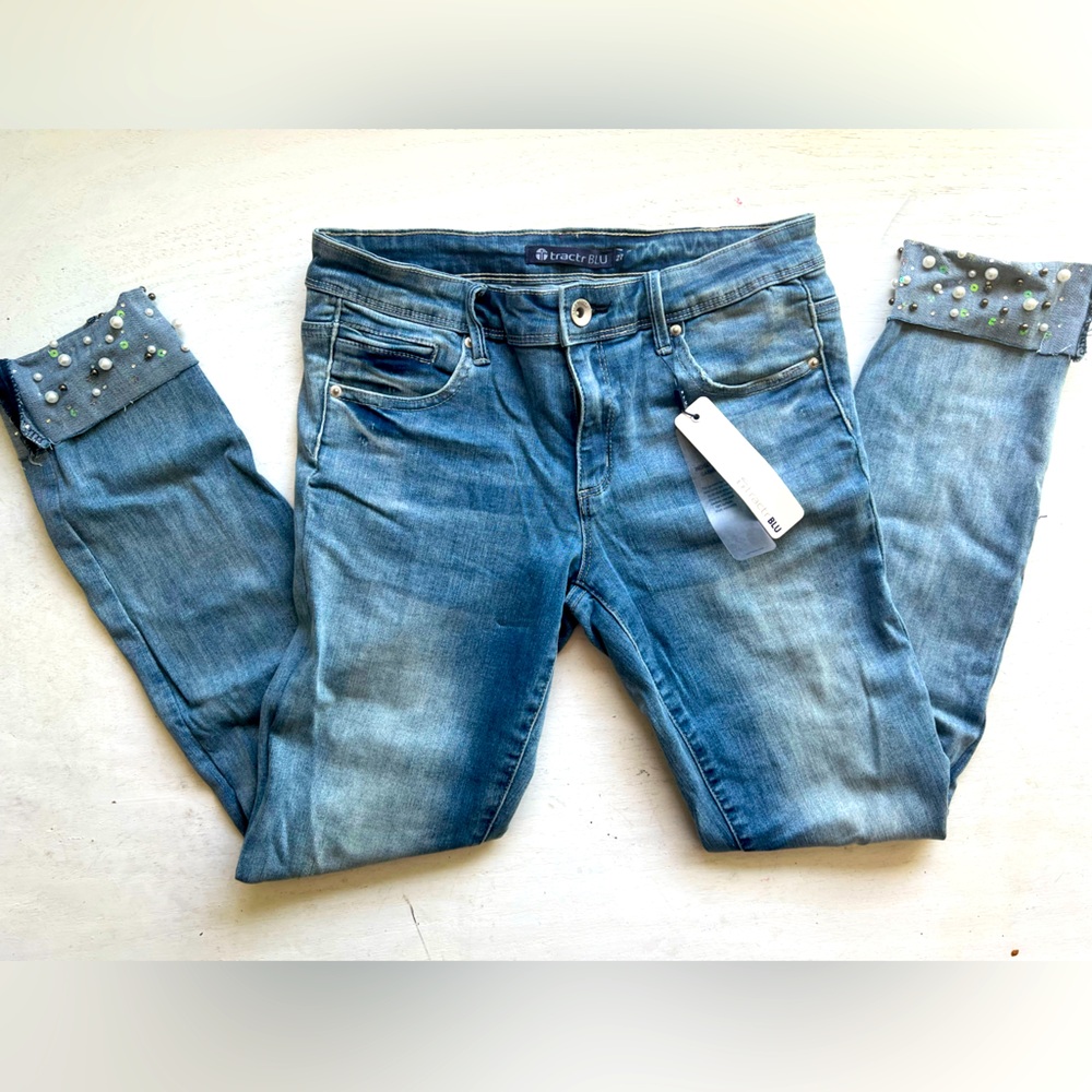 Tractr Blu light wash crop embellished skinny jeans